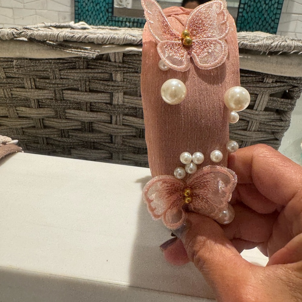 LOW START! Elegant Pink Headband with Pearls - Picture 3 of 8